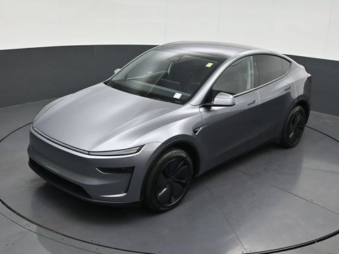 Used 2026 Tesla Model Y 2WD image 14
