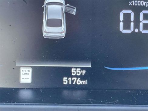 Certified 2025 Hyundai Elantra Sport image 17