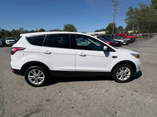 Used 2017 Ford Escape SE FWD image 6