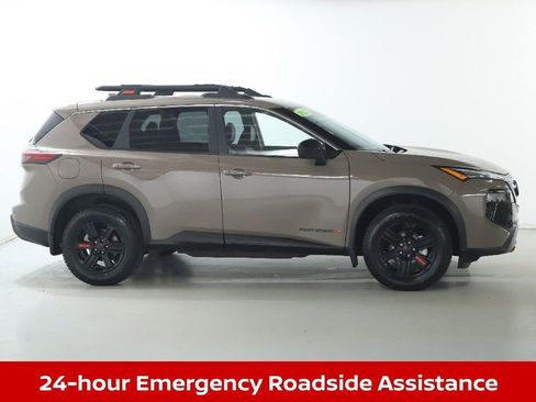 Certified 2025 Nissan Rogue SV image 10