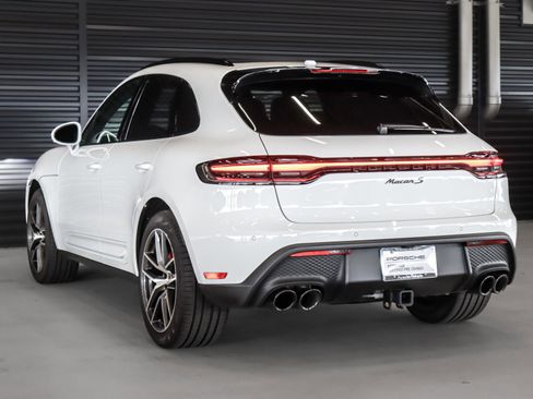 Certified 2025 Porsche Macan S AWD/4WD image 3