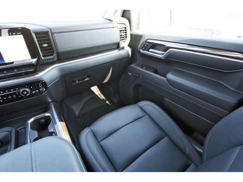 Used 2026 Chevrolet Silverado 1500 LT Trail Boss w/ Convenience Package II AWD/4WD image 13