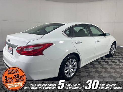 Used 2016 Nissan Altima 2.5 S w/ Power Driver Seat Package FWD image 4