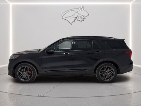 Used 2025 Ford Explorer ST AWD/4WD image 2