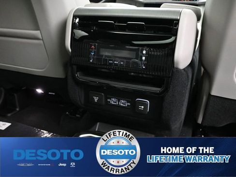 New 2026 Jeep Grand Wagoneer Limited AWD/4WD image 15