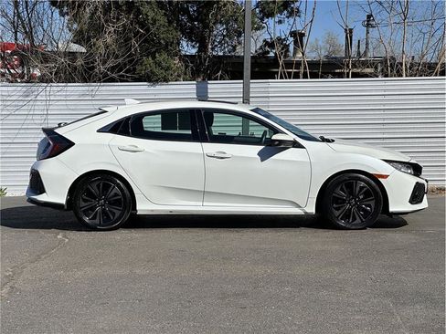 Used 2018 Honda Civic EX image 9