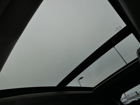 Certified 2025 Acura RDX w/Advance Package image 32