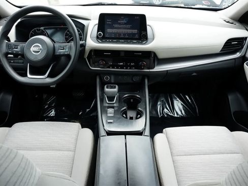 Used 2021 Nissan Rogue SV image 7
