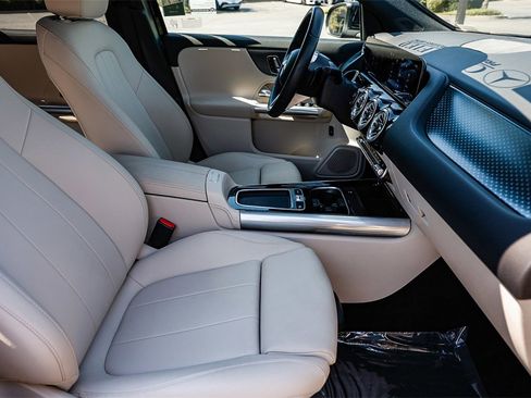 Certified 2025 Mercedes-Benz GLA 250 image 17