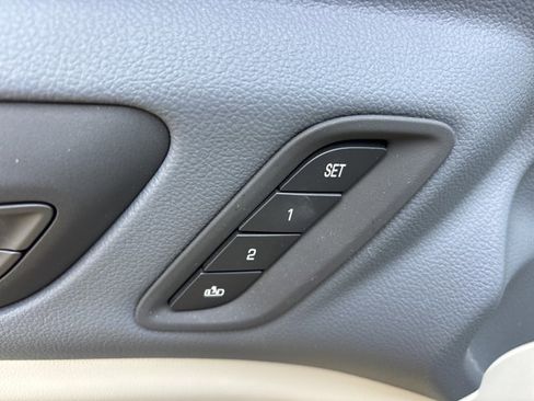 Used 2021 GMC Acadia Denali w/ Denali Technology Package image 22