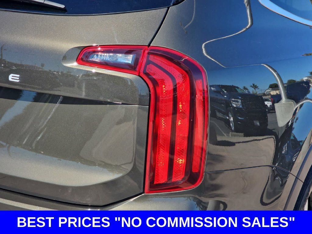 Used 2025 Kia Telluride S FWD image 42