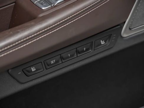 Used 2022 BMW 750i xDrive w/ Executive Package AWD/4WD image 14