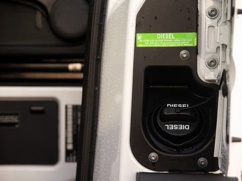 Used 2025 Mercedes-Benz Sprinter 2500 image 25