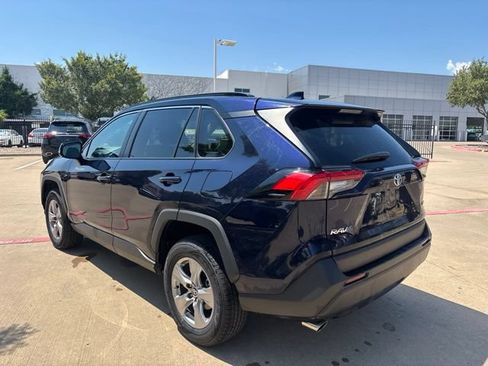 Used 2025 Toyota RAV4 XLE FWD image 7