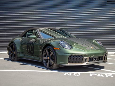Certified 2026 Porsche 911 GTS RWD image 8