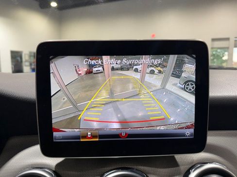 Used 2019 Mercedes-Benz GLA 250 4MATIC image 25