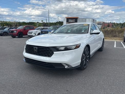 Used 2023 Honda Accord Touring image 5