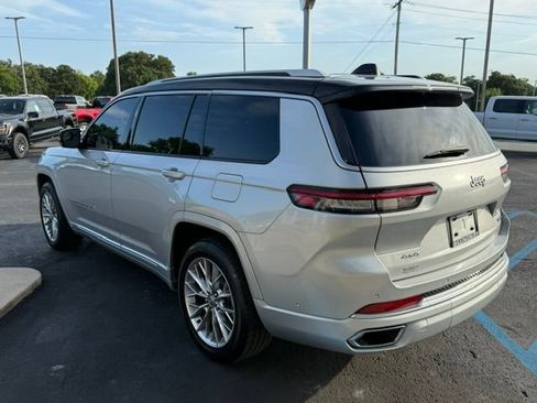 Used 2023 Jeep Grand Cherokee L Summit w/ Luxury Tech Group V AWD/4WD image 4