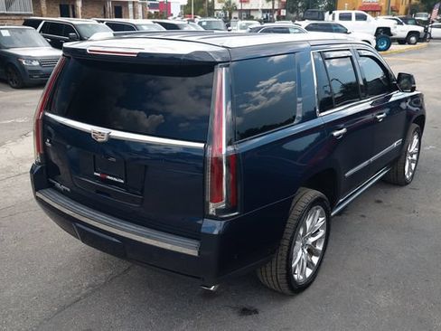 Used 2018 Cadillac Escalade Premium Luxury RWD image 14