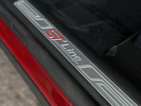 Used 2025 Ford Explorer ST-Line w/ Premium Package image 44