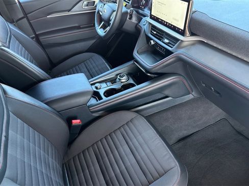 Used 2025 Ford Explorer ST-Line image 24