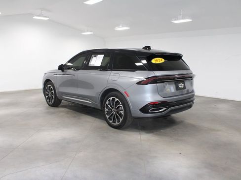 Used 2024 Lincoln Nautilus Reserve image 7