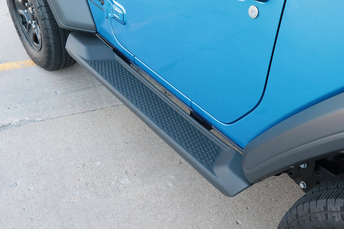 Used 2025 Jeep Wrangler Sport AWD/4WD image 15