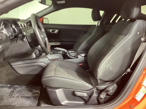 Used 2015 Ford Mustang Coupe image 32