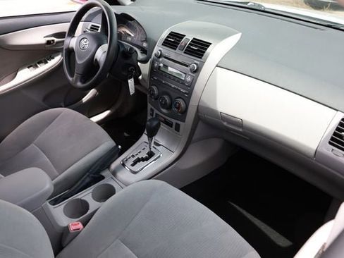 Used 2011 Toyota Corolla LE FWD image 19