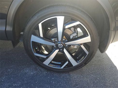 Certified 2022 Nissan Rogue Sport SL image 5