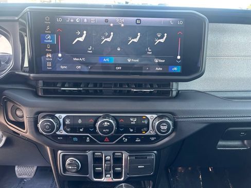 Used 2025 Jeep Wrangler Unlimited Sahara w/ Safety Group AWD/4WD image 18