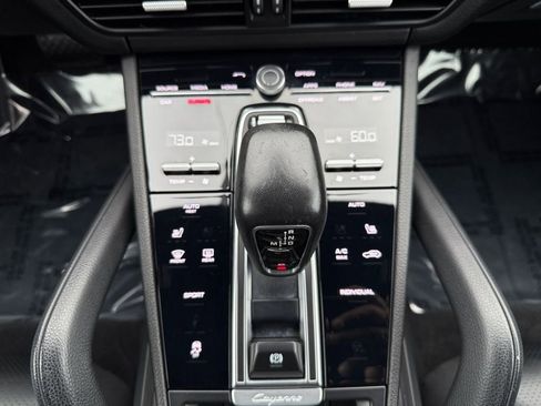 Used 2022 Porsche Cayenne Base image 20