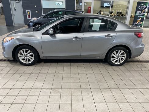 Used 2013 MAZDA MAZDA3 i Touring image 3