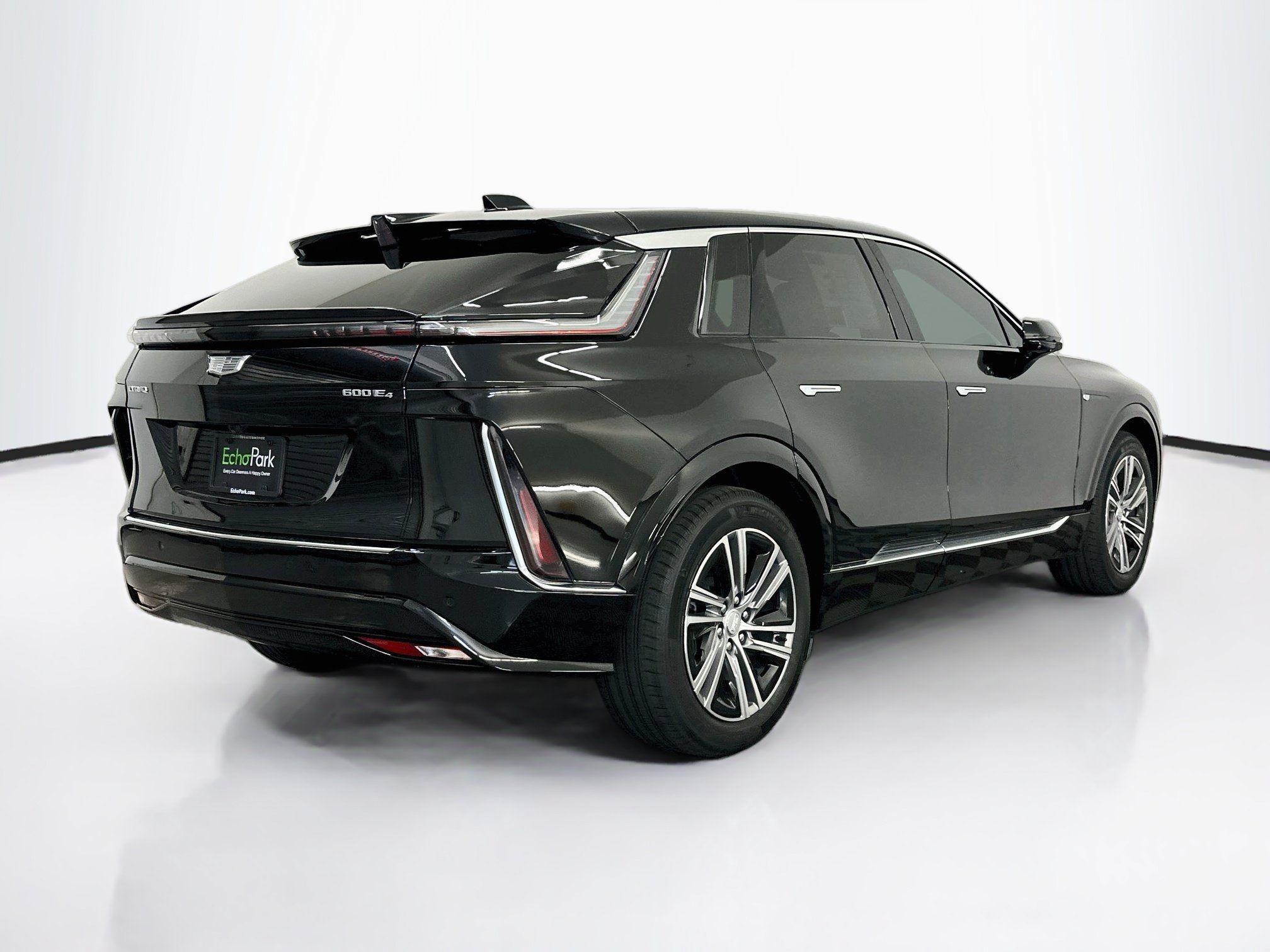 Used 2024 Cadillac Lyriq Luxury w/ LPO, Floor Liner Package AWD/4WD image 9