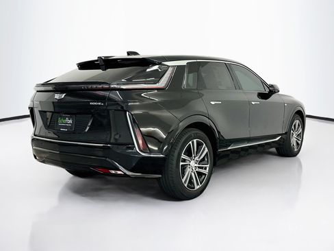 Used 2024 Cadillac Lyriq Luxury w/ LPO, Floor Liner Package AWD/4WD image 9