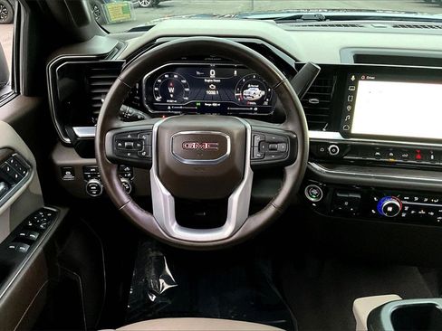 Used 2025 GMC Sierra 1500 SLT image 5