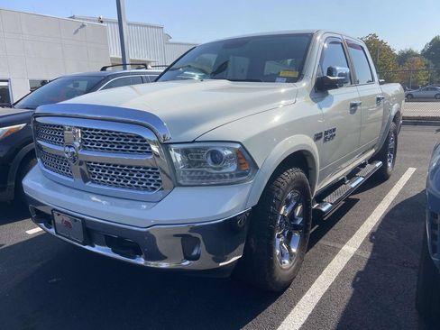 Used 2016 RAM 1500 Laramie AWD/4WD image 4