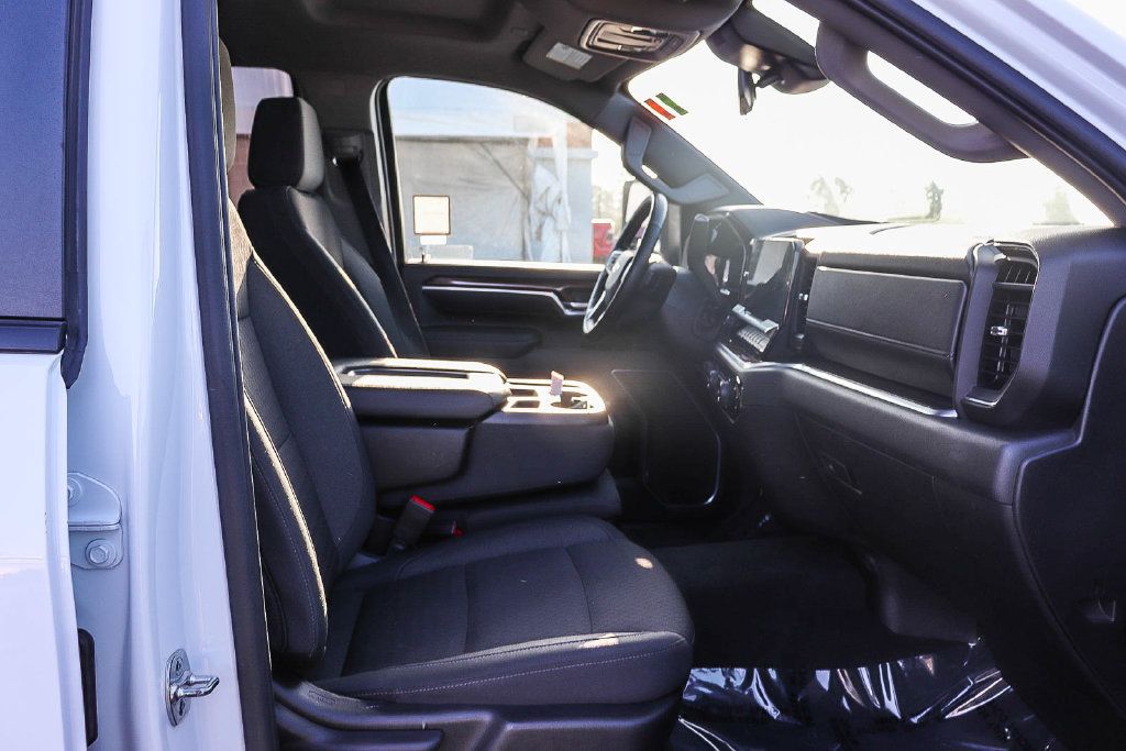 Used 2025 Chevrolet Silverado 2500 LT AWD/4WD image 13
