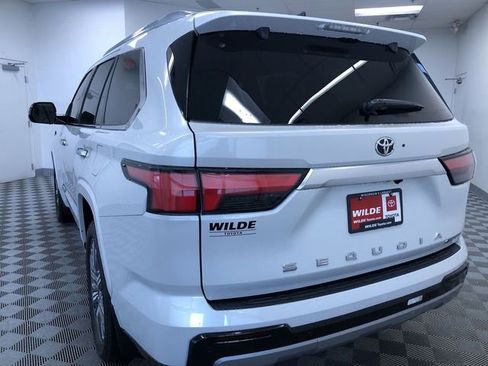 Used 2025 Toyota Sequoia Capstone image 4