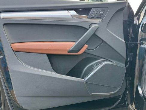 Certified 2023 Audi Q5 2.0T Premium w/ Convenience Package image 12