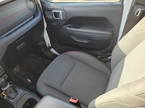 Certified 2024 Jeep Wrangler Rubicon image 17