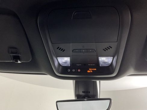 Used 2022 Buick Enclave Premium image 19