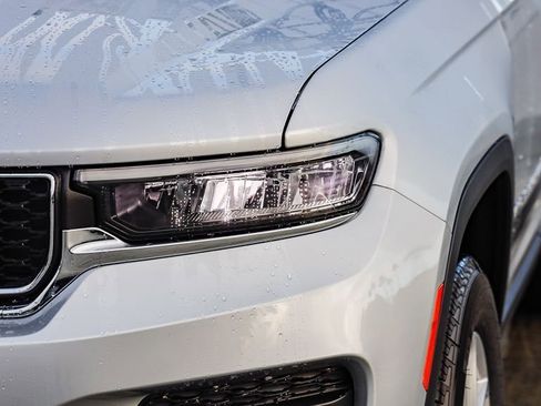 New 2025 Jeep Grand Cherokee Laredo X image 5