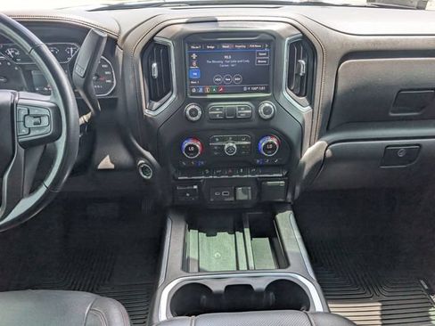 Used 2022 GMC Sierra 1500 AT4 w/ AT4 Preferred Package AWD/4WD image 8