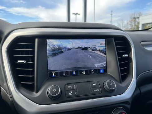 Used 2023 GMC Acadia SLT w/ Technology Package image 26