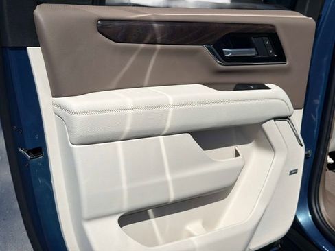 New 2026 GMC Yukon XL Denali w/ Denali Reserve Package image 11