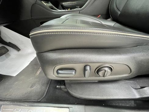 Used 2023 GMC Acadia Denali AWD/4WD image 21
