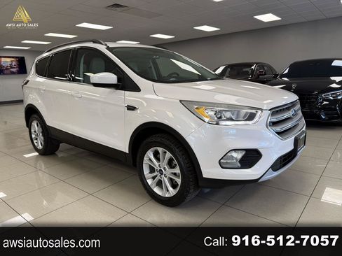 Used 2018 Ford Escape SEL AWD/4WD image 1