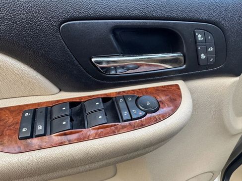 Used 2007 Chevrolet Tahoe LTZ w/ LTZ Preferred Equipment Group image 14