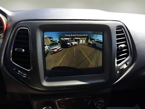 Used 2020 Jeep Compass Trailhawk w/ Cold Weather Group AWD/4WD image 16
